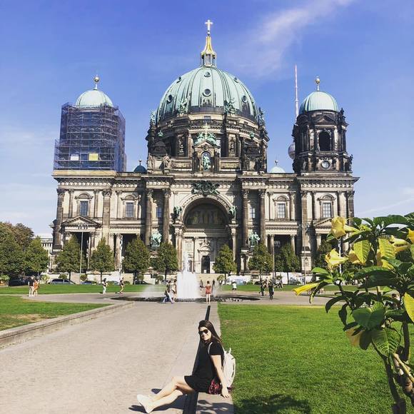 Meet your Posher, Cindy - Picture 1 of 1